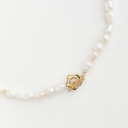 Pearl Choker with Flower Clasp