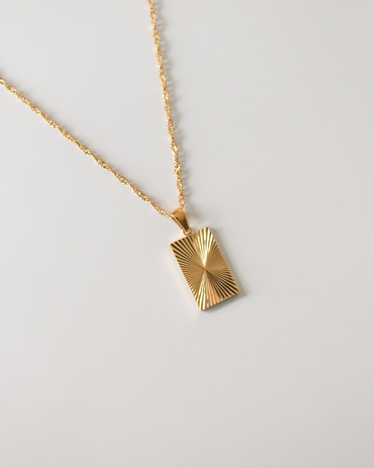 Radieux radial pendant Necklace