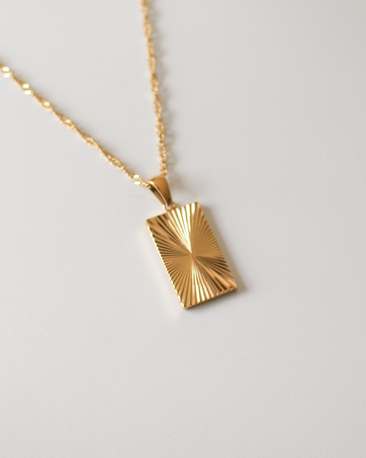 Radieux Necklace