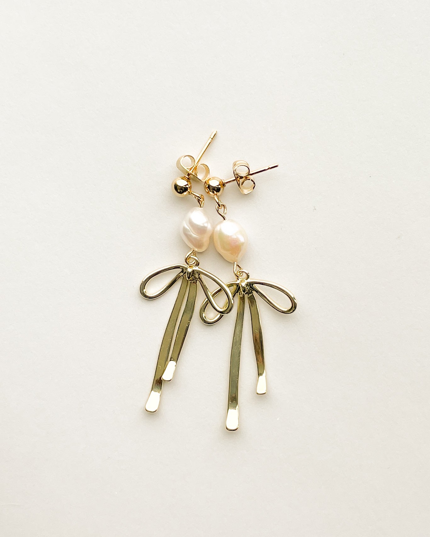 Eloise Pearl and Bow Earrings