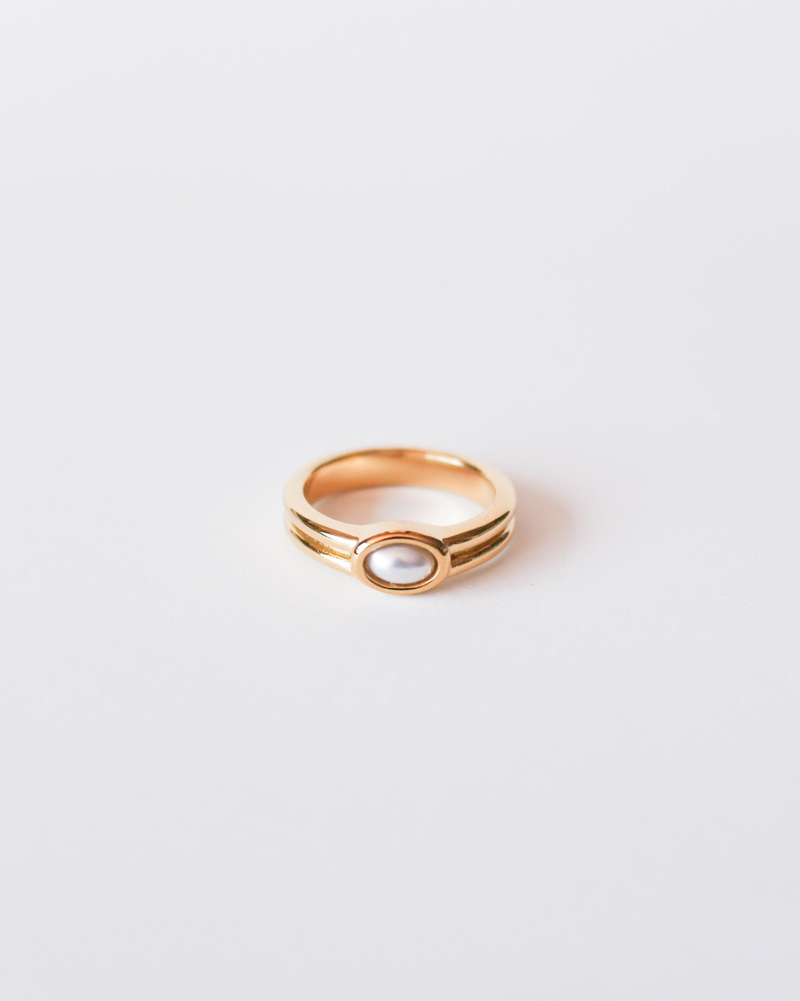 Celine Pearl Ring - Or - Bon Femmes - Gold Ring - Pearl Ring