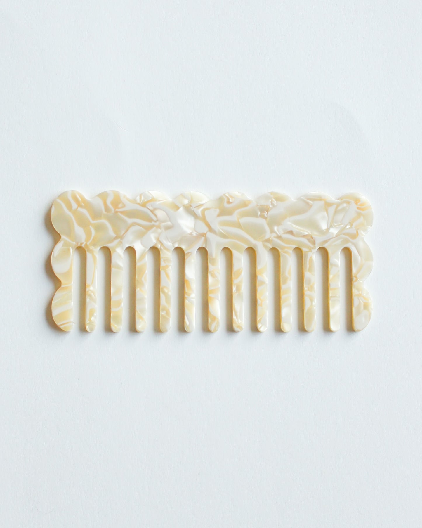 Scalloped Comb in Pearl