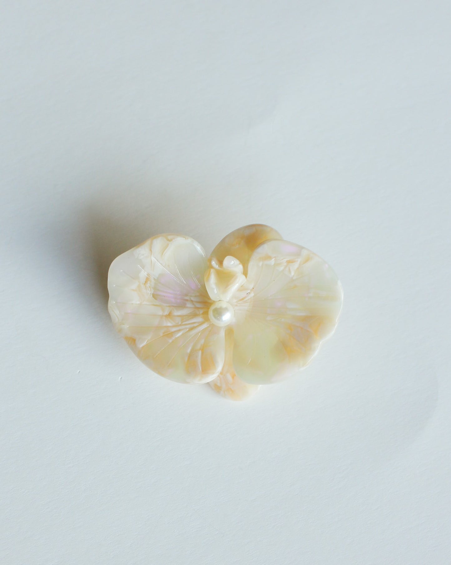 Orchid Hair Clip in Pearl