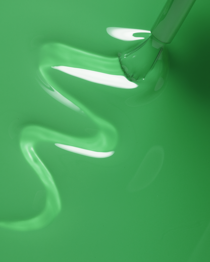 Tranquila y Tropical Bright Green Nail Polish