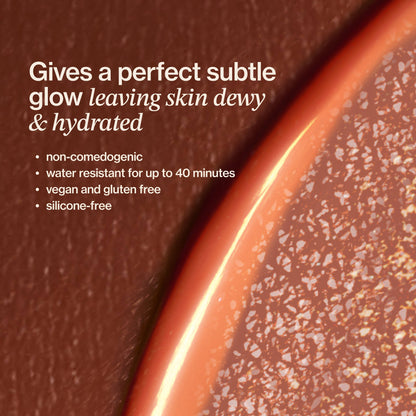 Cosmetic product with text highlighting its benefits on a brown background