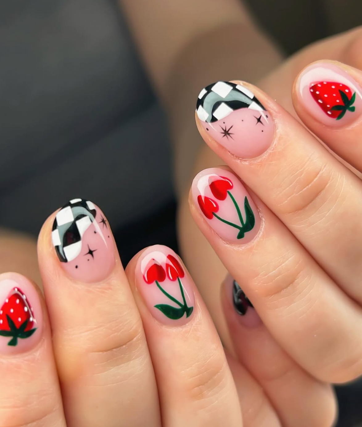 Nail Art Land of Hands