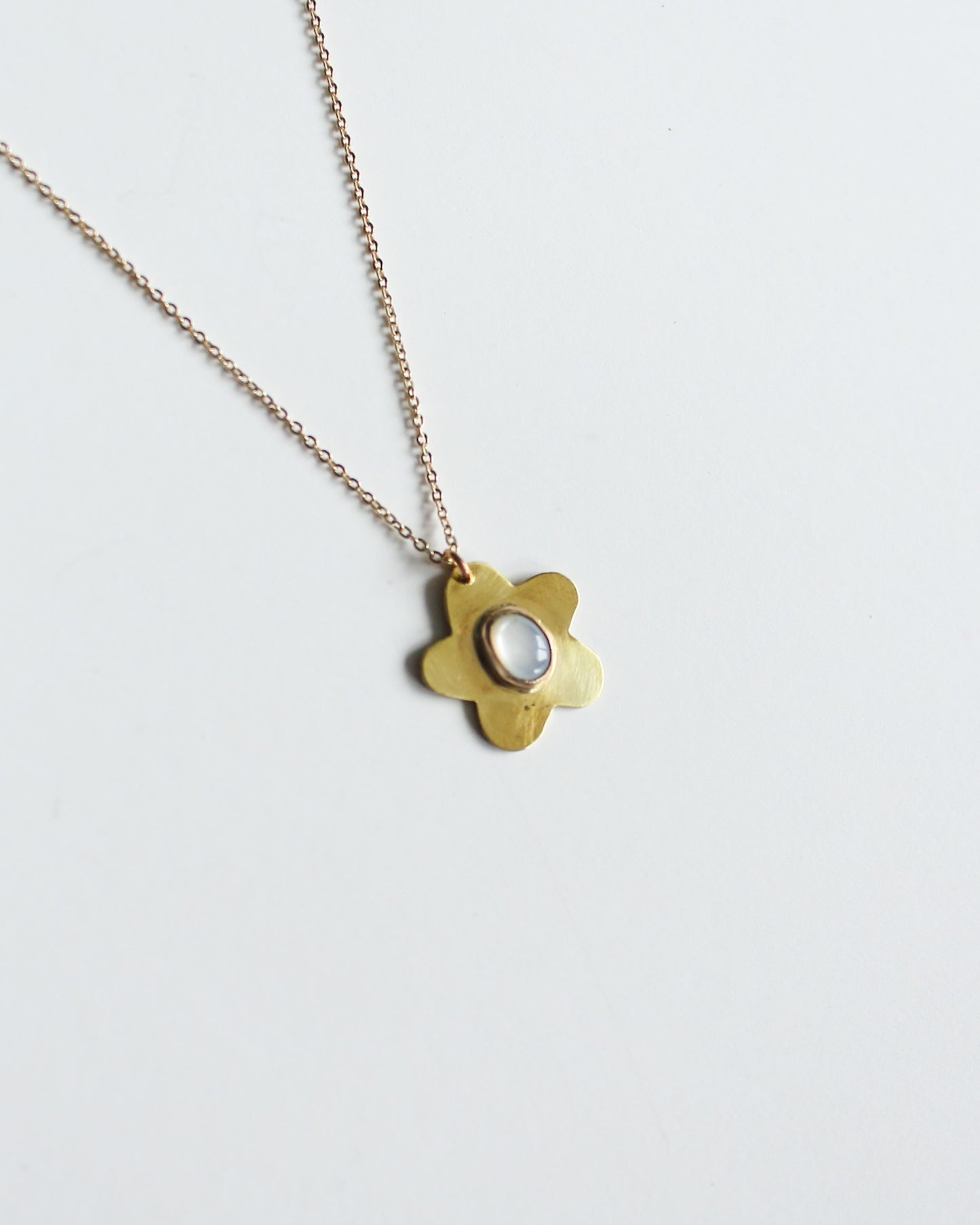 Mother Of Pearl Brass Daisy Necklace