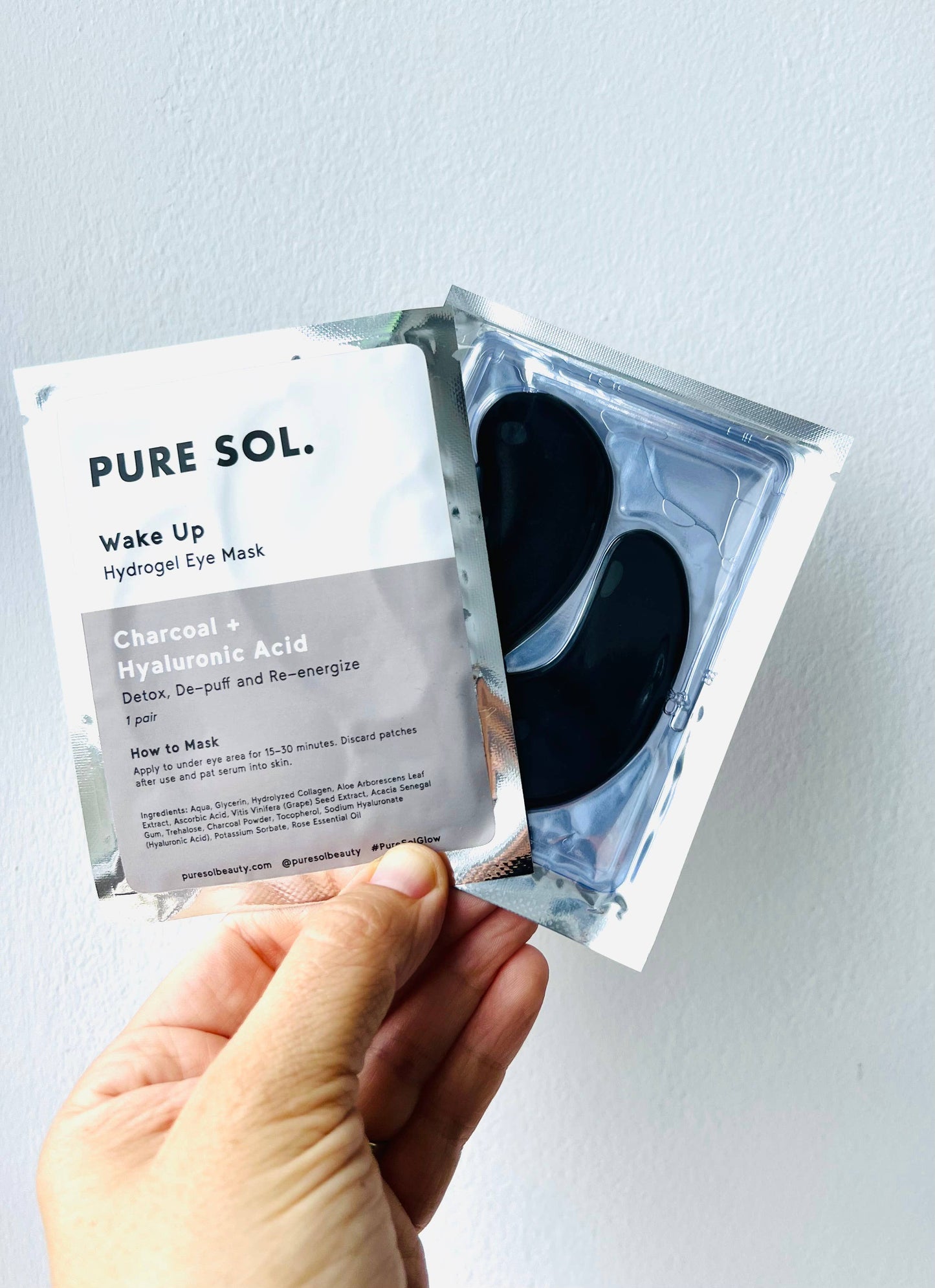 Wake Up Charcoal + Hyaluronic Acid Eye Mask Set